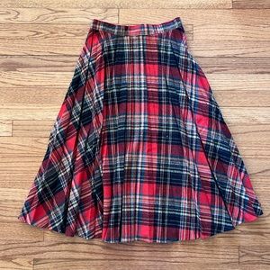Vintage ILGWU Pleated Plaid Skirt (Size 6)